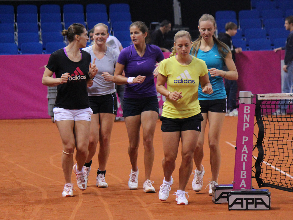 WTA Linz: Camila batte Andrea Petkovic per la terza volta nel 2014 e accede al secondo turno